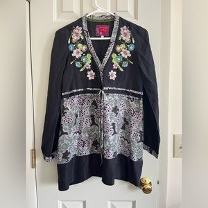 SOLD / EUC Embroidered Johnny Was Silk Tunic Top | Size XS